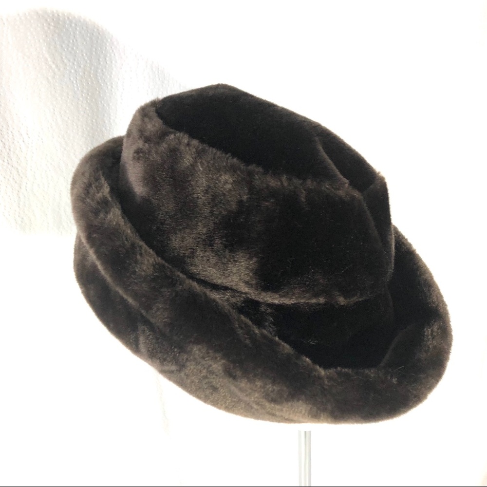 NWT Betmar NY Chocolate Brown Faux Fur Winter Hat